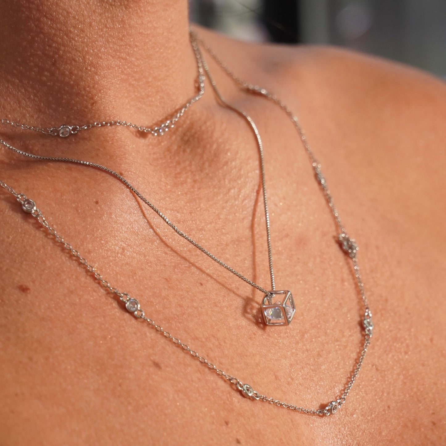 SQUARE STUD NECKLACE | White Rhodium Plated