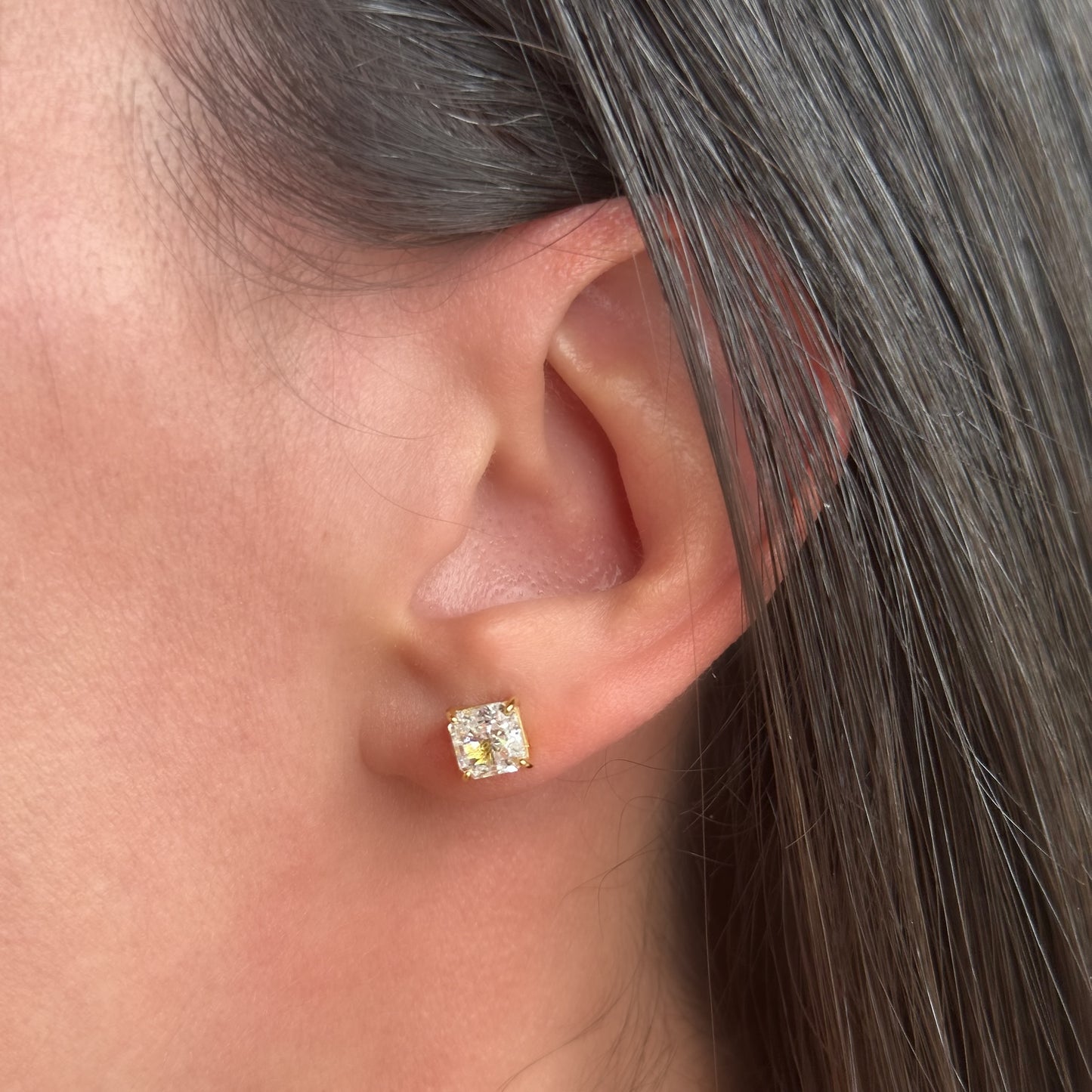 LIKE A DIAMOND SMALL SQUARE EARRINGS | 18K Gold Plated